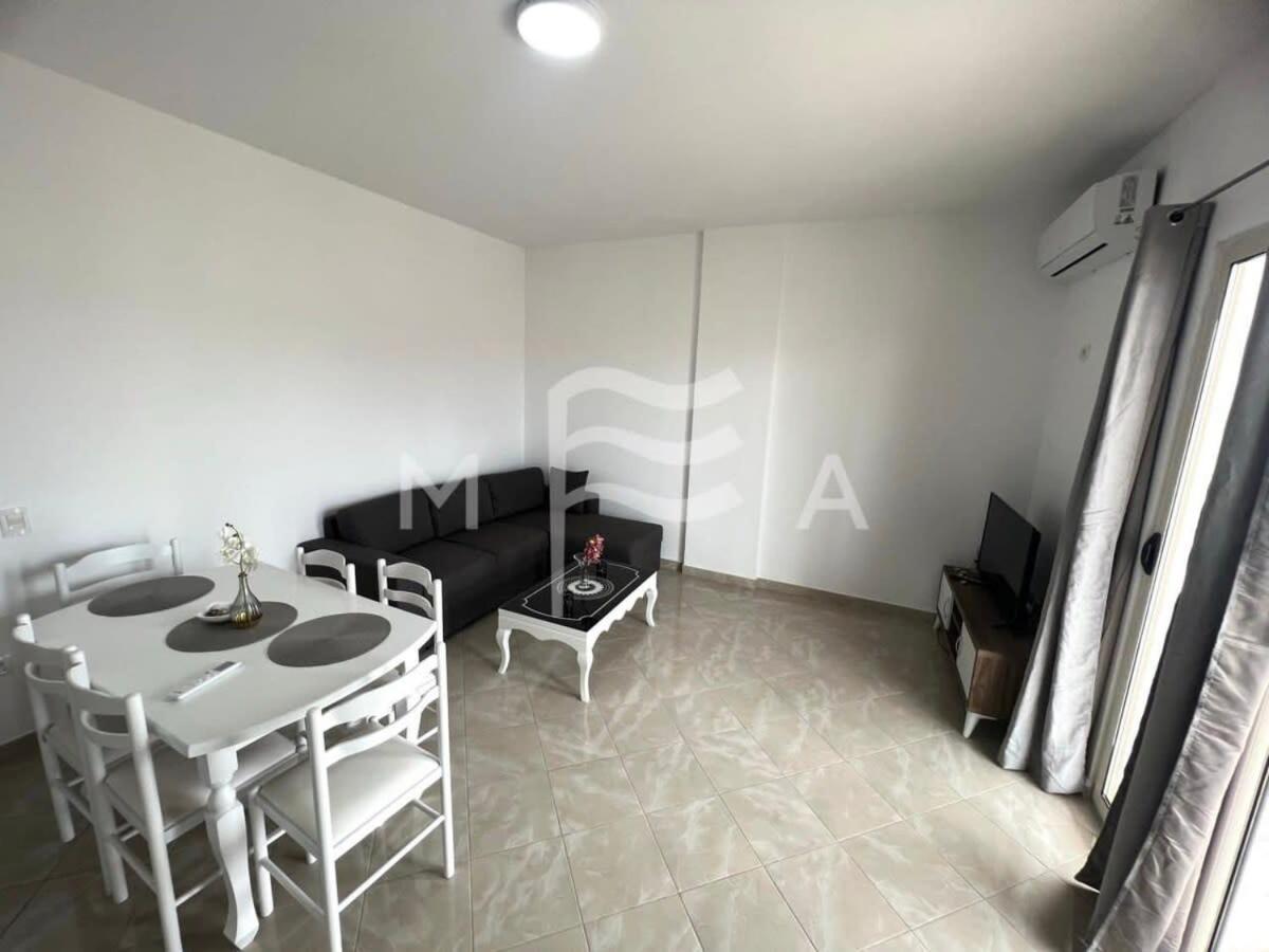 Nirvana 652 * Golem (Tirana)